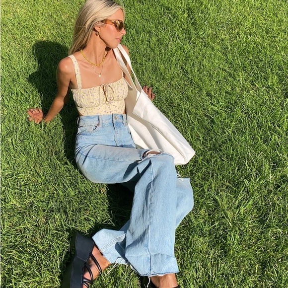 PRINCESS POLLY Hanna Top In Yellow Floral - Picture 2 of 8